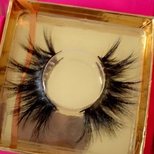 Meet your Posher, Zainab